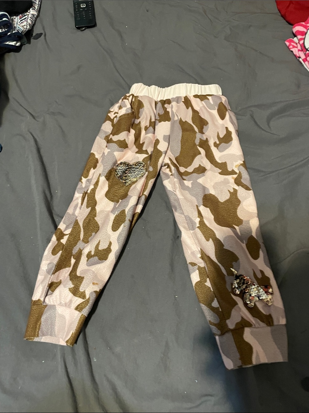 Girls' Camo Sequin Accent Joggers - Pink & Brown